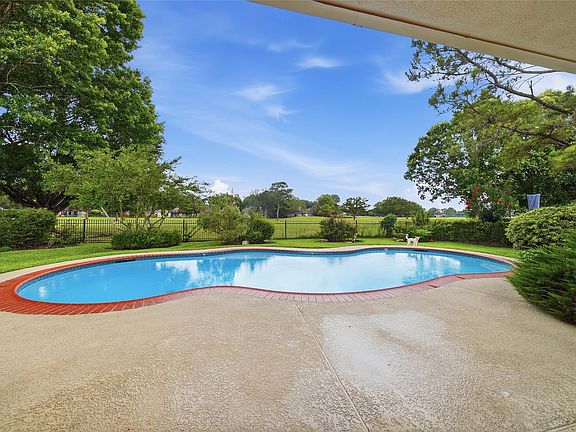 4th image of 4102 Belvoir Park Dr