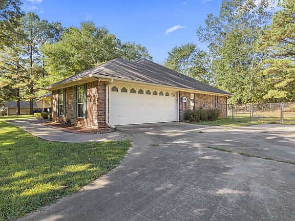 4th image of 7 Oak Forest Ln