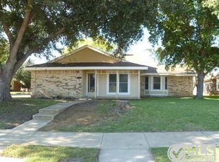 2703 Poteet Dr, Mesquite, TX 75150