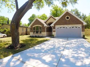 1049 Reverend B J Lewis Dr, Houston, TX 77088