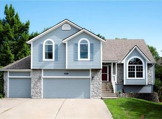 1217 Goldenrain Tree Cir, Liberty, MO 64068