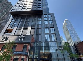 8 Wellesley St W