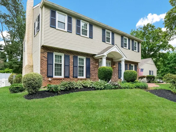 1291 University Dr, Yardley, PA 19067