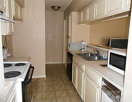 4th image of 2023 Warnford Pl