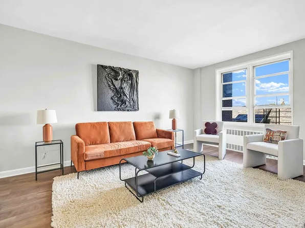 86-11 34th Ave #4E, Queens, NY 11372