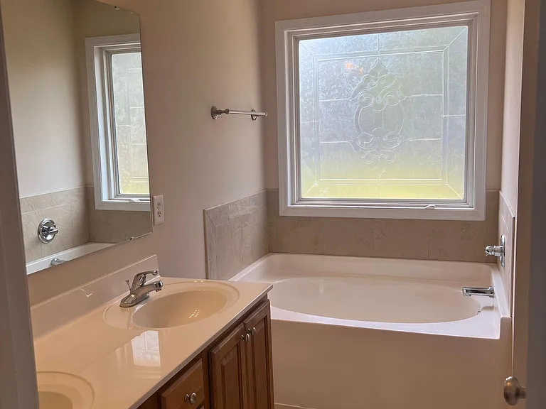 24 Sapphire Dr — Photo 13