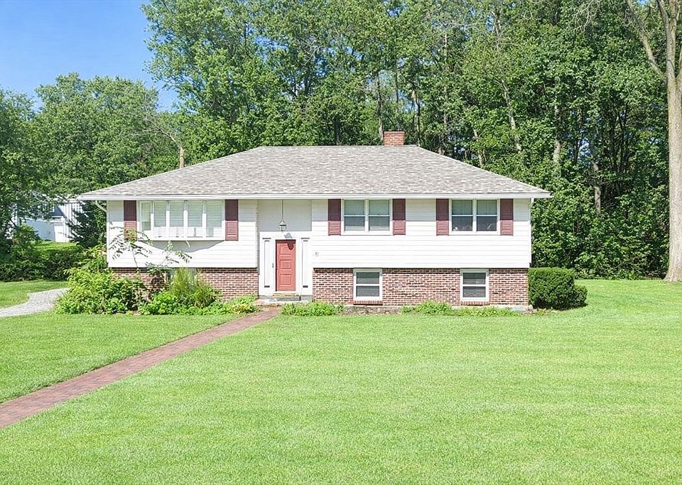 1st image of 11 Rennie Dr