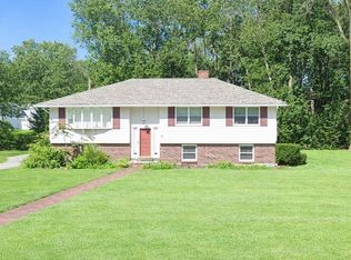 11 Rennie Dr, Andover, MA 01810