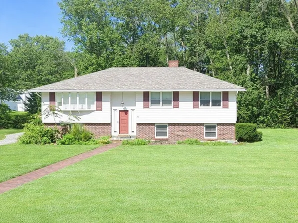 11 Rennie Dr, Andover, MA 01810