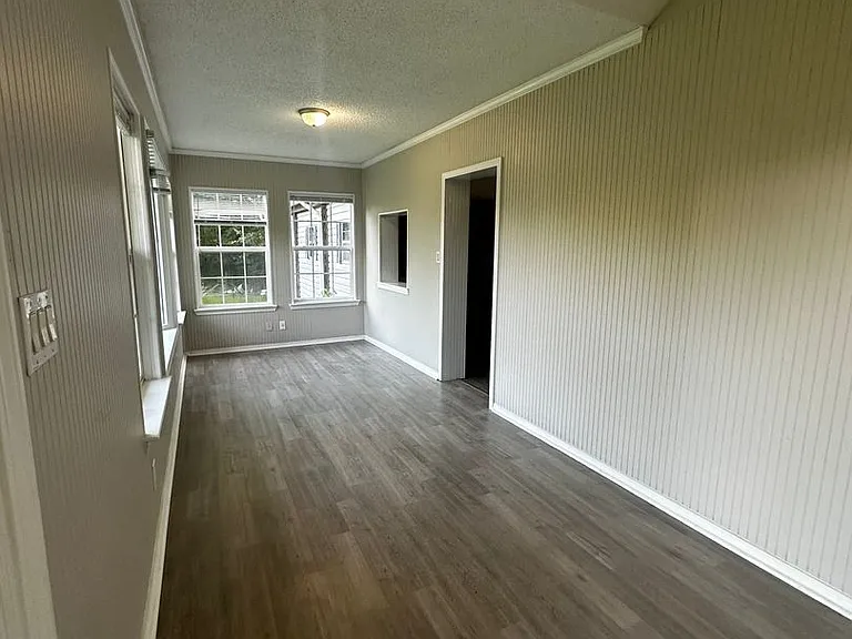 742 Old Sulphur Springs Rd — Photo 4