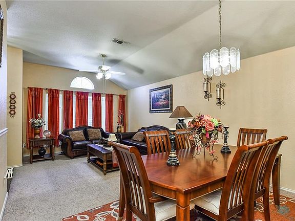 4th image of 707 Ponselle Dr