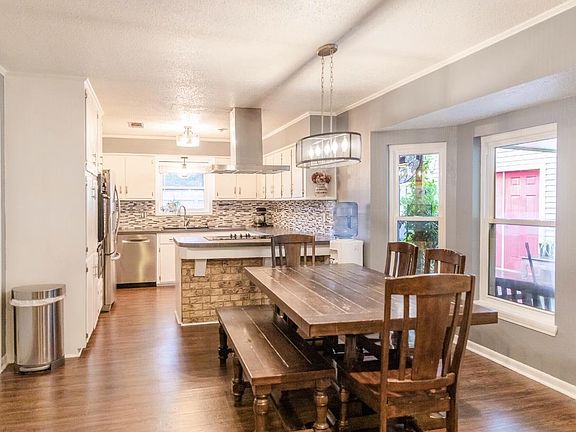 5th image of 135 Glenhill Dr