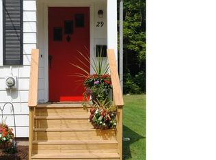 29 Greenfield St, Windsor, CT 06095