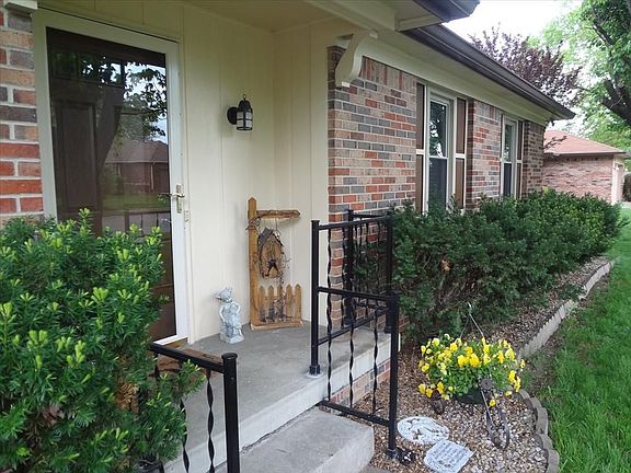 2nd image of 709 Pioneer Dr