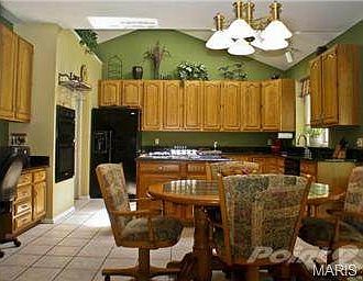 2nd image of 5840 Cataumet Ct