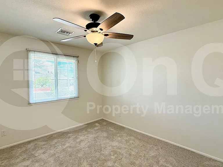 2436 E Fairmont Dr — Photo 12