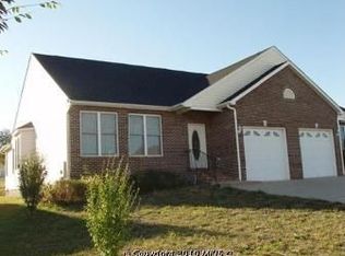216 Brookline Dr, Charles Town, WV 25414