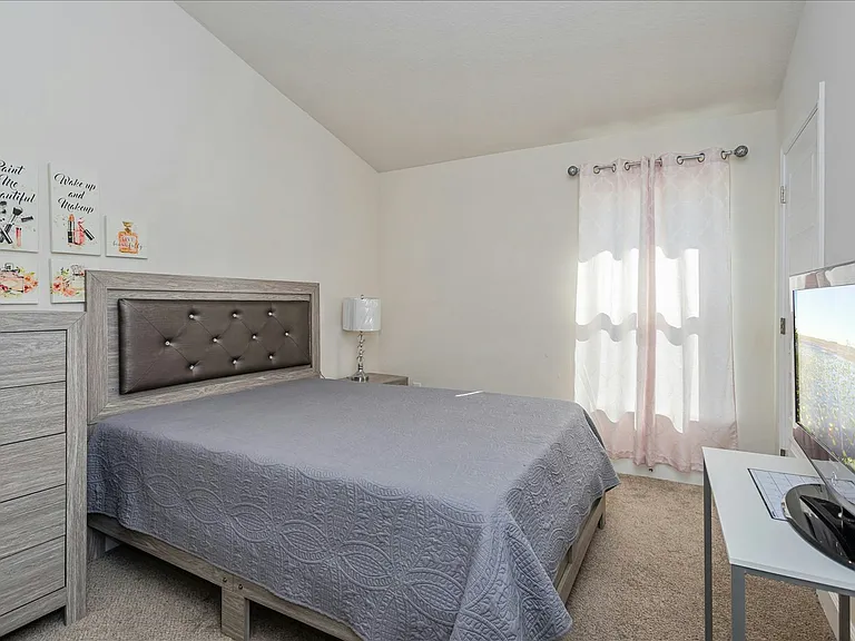 644 Hudson Valley Dr — Photo 16