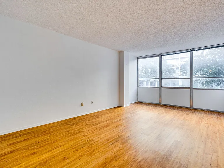 1800 Lavaca St #214 — Photo 16