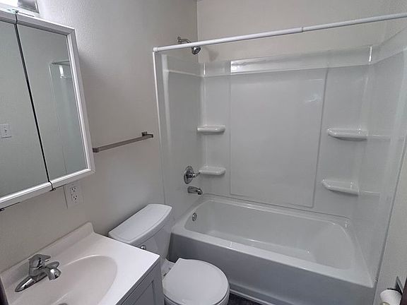 2nd image of 3121 Kingman Blvd APT 1