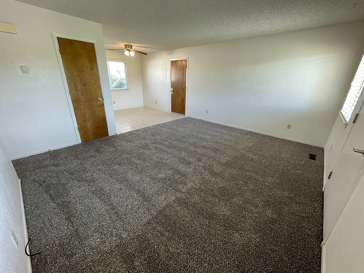 2 bed, 1.0 bath, 888 sqft, $1,650 — Photo 4