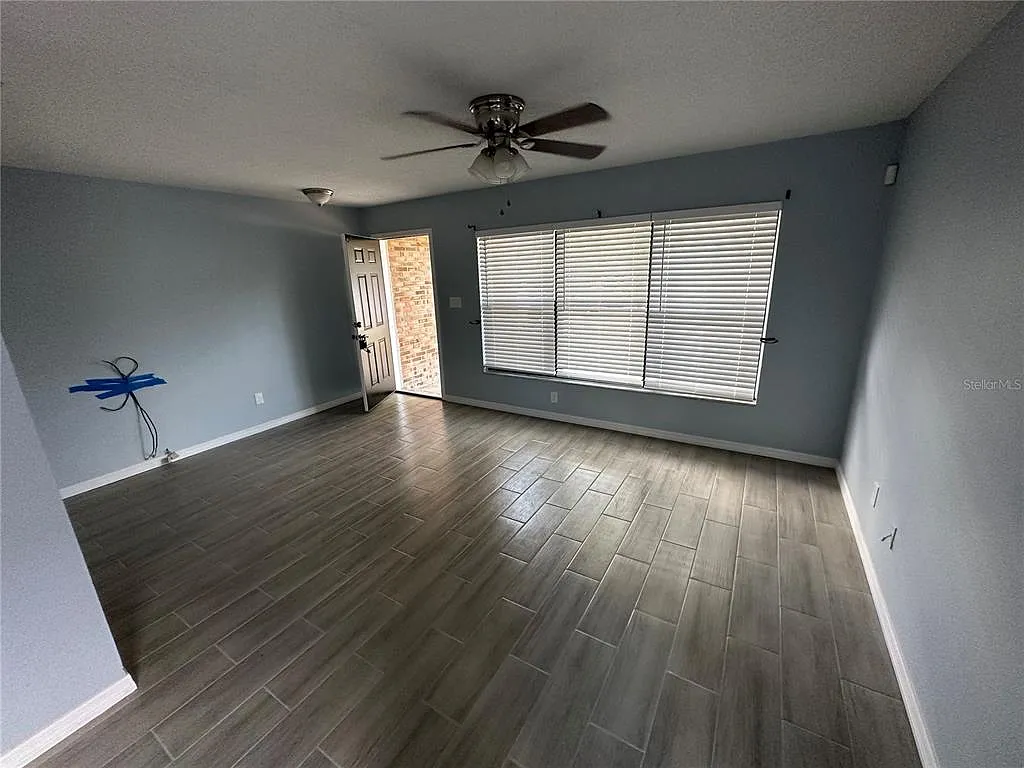 2 bed, 2.0 bath, 1040 sqft, $2,000 — Photo 3