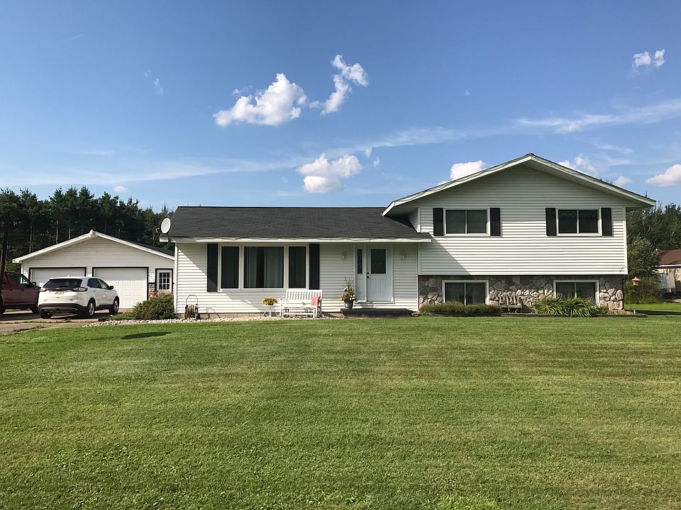  Tri-level on 10 acres 