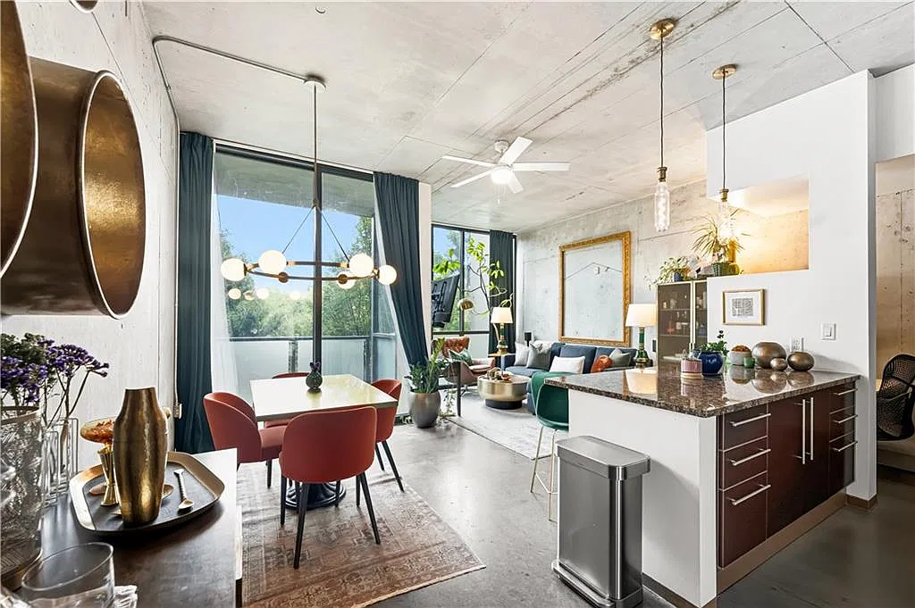 1 bed, 1.0 bath, 795 sqft, $1,950 — Photo 1