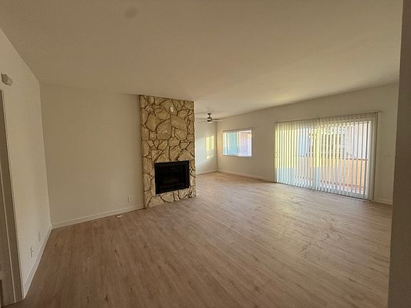 4th image of 5210 Zelzah Ave #103