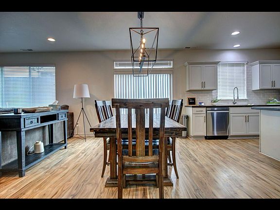 2nd image of 62 Oak Heights Dr