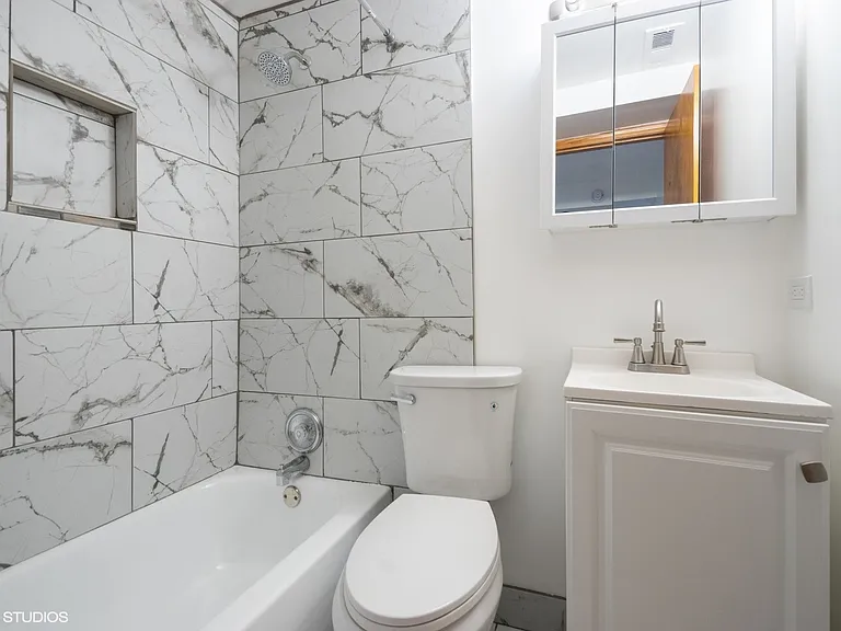 1363 W Sunnyside Ave #G — Photo 11