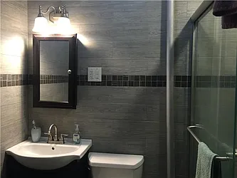 Rented by R New York