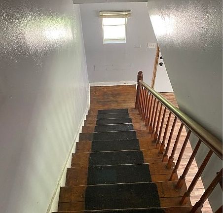 3rd image of 1211 W Morton St