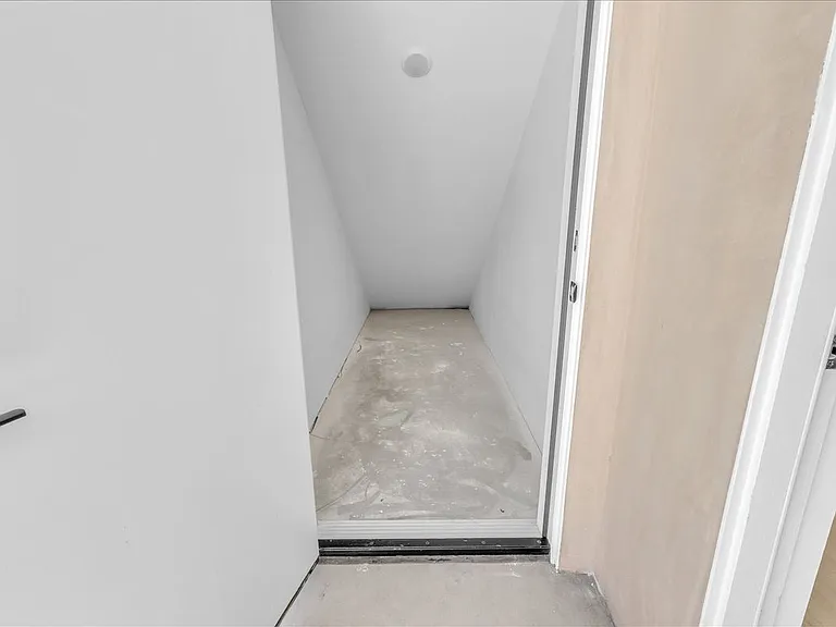 6915 Encino Ave #LOWER — Photo 5