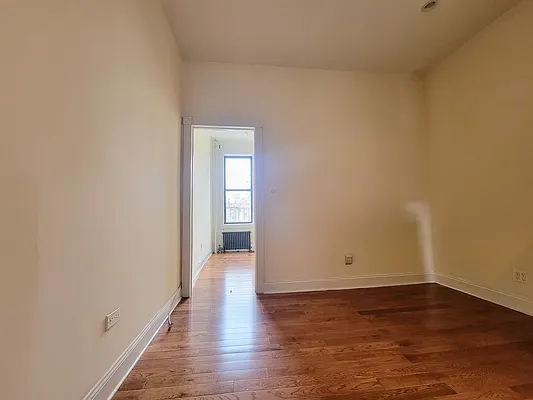 Rented by Gold & Appel Realty Corp | media 2