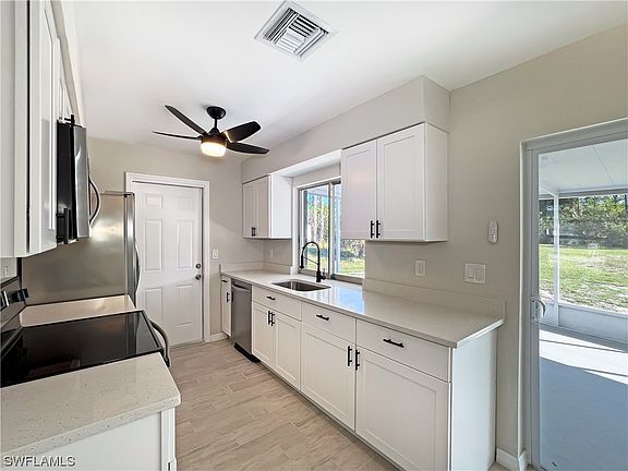 2nd image of 920 Glenn Ave