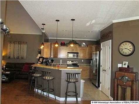 3rd image of 4599 Stone Park Blvd