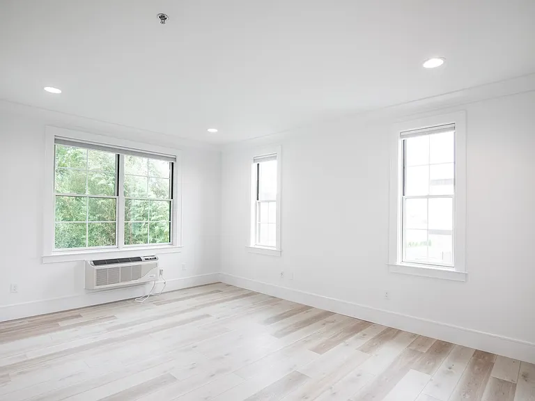 The Lofts at Maple & Main — Photo 22