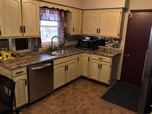 4th image of 3068 Breezeway Dr