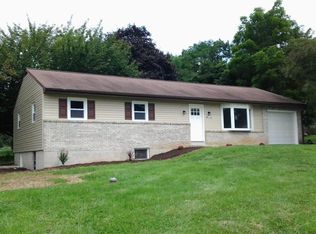 825 Mockingbird Cir, Stevens, PA 17578