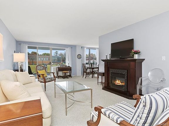 2nd image of 1 Strawberry Hill Ct APT 1D