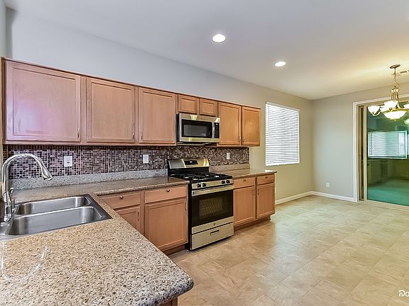 4th image of 820 Vegas Palm Ave