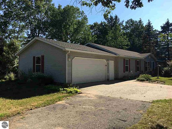 2nd image of 1654 Linden Ave