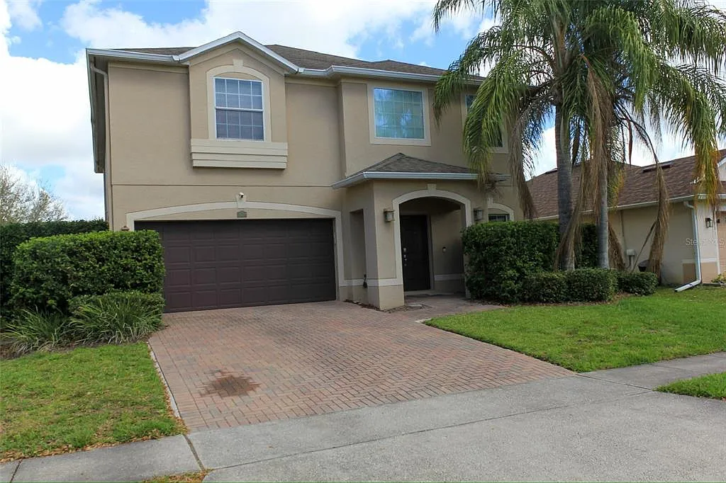 4 bed, 3.0 bath, 2856 sqft, $2,900 — Photo 1