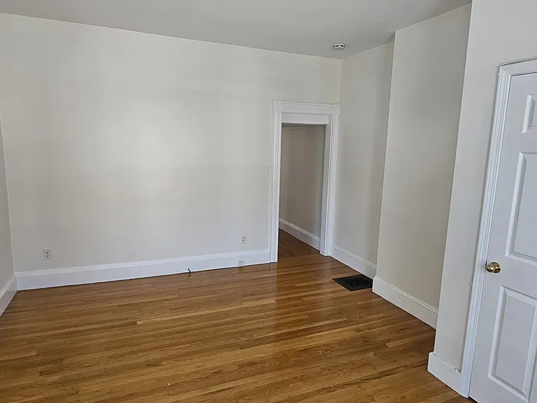 119-121 Chestnut St #121-1 — Photo 6
