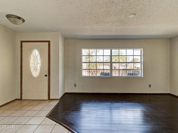 4th image of 1212 Eddie Dr