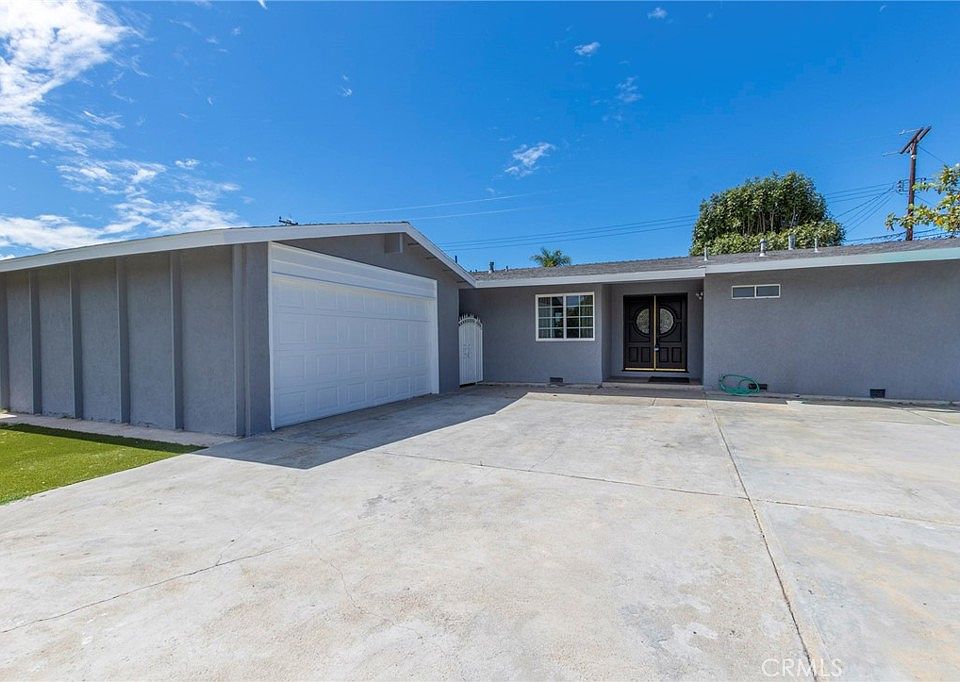 1st image of 922 Toddy St