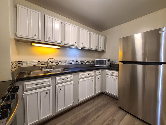 4th image of 4343 N Clarendon Ave APT 1012