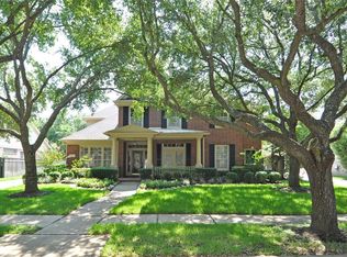 16 Turtle Creek Mnr, Sugar Land, TX 77479