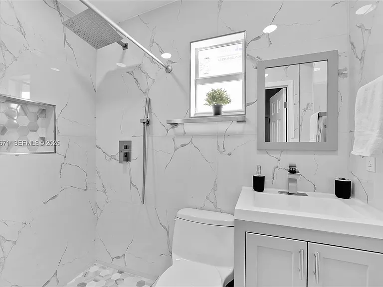 1021 NW 23rd Ave #1023 — Photo 13